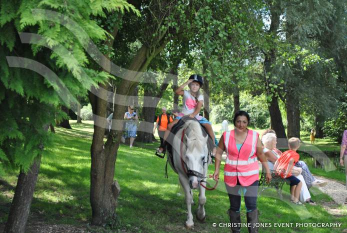 SOUTH SOMERSET NEWS: Raising funds for Breast Cancer Care Photo 4