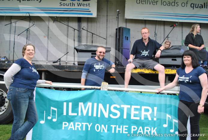 SOUTH SOMERSET NEWS: Singing in the rain for Party on the Park Photo 3