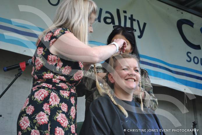 SOUTH SOMERSET NEWS: Anji loses her hair for charity Photo 4