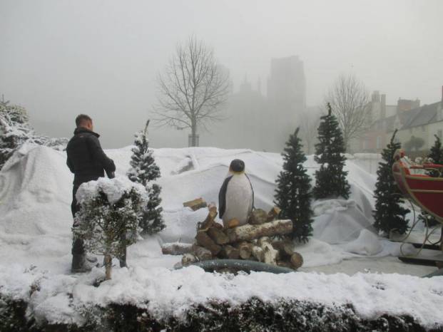 SOMERSET NEWS: Vandals smash up Christmas spirit at historic hotel