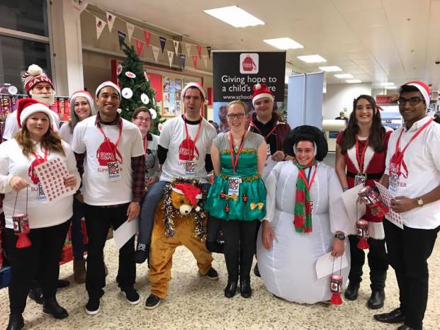 CHRISTMAS 2016: School in a Bag team bowled over by festive goodwill Photo 2
