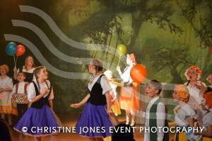 Snow White with Castaways Pt 1A – January 2017: The Castaway Theatre Group performed Snow White at Westfield Academy in Yeovil from January 26-28, 2017. Here are pictures involving Team Snow. Photo 8