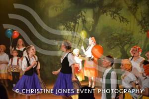 Snow White with Castaways Pt 1A – January 2017: The Castaway Theatre Group performed Snow White at Westfield Academy in Yeovil from January 26-28, 2017. Here are pictures involving Team Snow. Photo 9