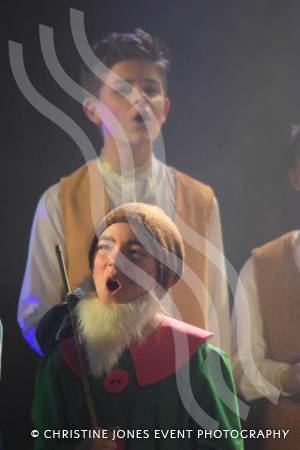 Snow White with Castaways Pt 11A – January 2017: The Castaway Theatre Group performed Snow White at Westfield Academy in Yeovil from January 26-28, 2017. Here are pictures involving Team Snow. Photo 14