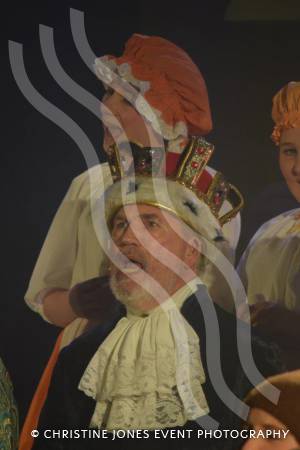 Snow White with Castaways Pt 11A – January 2017: The Castaway Theatre Group performed Snow White at Westfield Academy in Yeovil from January 26-28, 2017. Here are pictures involving Team Snow. Photo 18