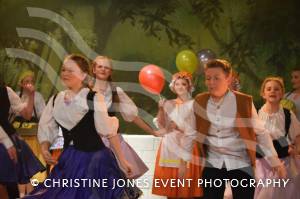 Snow White with Castaways Pt 1B – January 2017: The Castaway Theatre Group performed Snow White at Westfield Academy in Yeovil from January 26-28, 2017. Here are pictures involving Team White. Photo 17