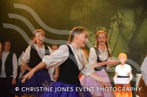 Snow White with Castaways Pt 1B – January 2017: The Castaway Theatre Group performed Snow White at Westfield Academy in Yeovil from January 26-28, 2017. Here are pictures involving Team White. Photo 20