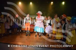 Snow White with Castaways Pt 2B – January 2017: The Castaway Theatre Group performed Snow White at Westfield Academy in Yeovil from January 26-28, 2017. Here are pictures involving Team White. Photo 18