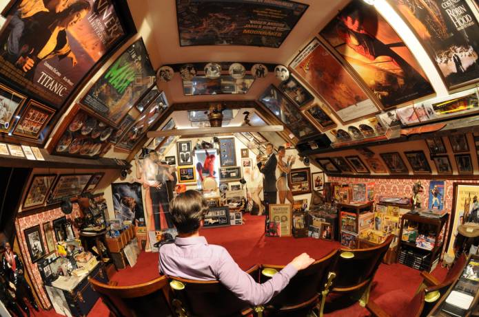 YEOVIL NEWS: Movie fan is selling off an amazing 30-year collection of memorabilia