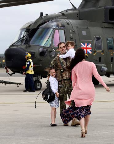 YEOVILTON LIFE: Emotional homecoming for helicopter crews Photo 4