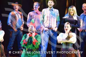 YAOS with 9 to 5 Part 9 – October 2017: Yeovil Amateur Operatic Society perform the fun musical 9 to 5 at the Octagon Theatre in Yeovil from October 10-14, 2017. Photo 20