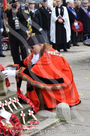 YEOVIL NEWS: Town falls silent to remember those that paid the ultimate price