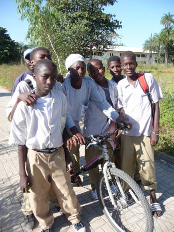 SOUTH SOMERSET NEWS: Council gets on its bike to support Bikes4Africa
