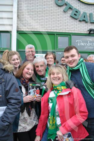 GLOVERS NEWS: Did we catch you on camera the last time Yeovil Town played Man Utd? Photo 6