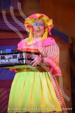 YAPS and Jack and the Beanstalk – Part 2: Yeovil Amateur Pantomime Society brought panto magic to the Octagon Theatre in Yeovil from January 22-26, 2019. Photo 12