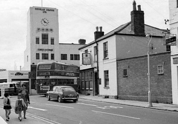 YEOVIL HISTORY FILES Part 4: When a footbridge went over Clarence Street Photo 2