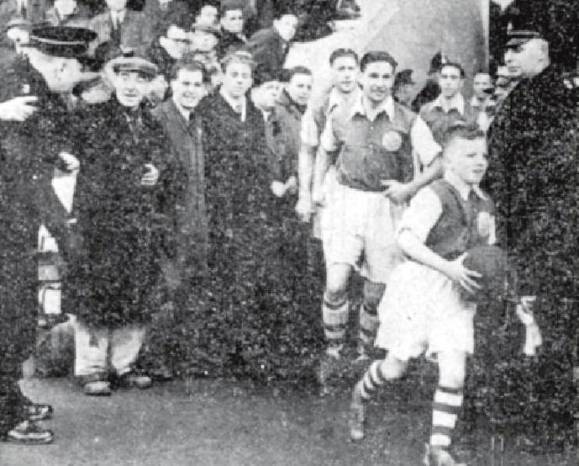 GLOVERS NEWS: Remembering Alec Stock – the mastermind of Yeovil Town’s greatest cup giant-killing Photo 3