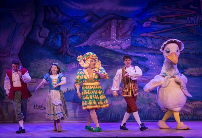 PANTO REVIEW: Don’t miss out - Mother Goose really is a hidden gem of a pantomime! Photo 4