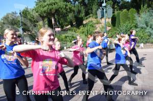 Castaway Theatre Group in Disneyland Paris 2022 – Gallery Part 7: The Castaway Theatre Group was at Disneyland Paris from August 28-30, 2022, including a performance and parade on August 29. Photo 3