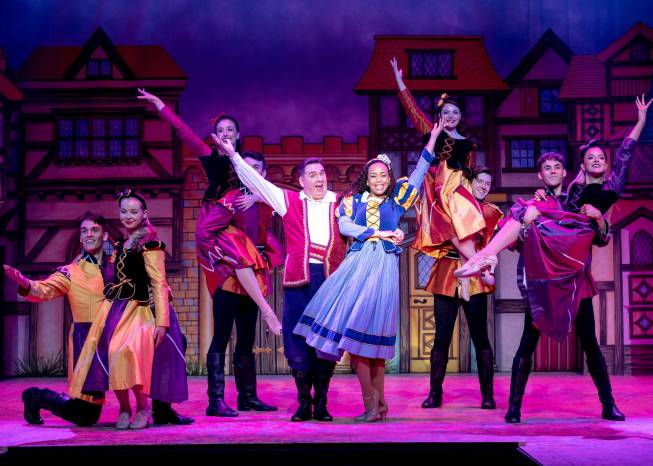 YEOVIL NEWS: Evolution never fails to disappoint with panto magic at the Octagon Photo 5