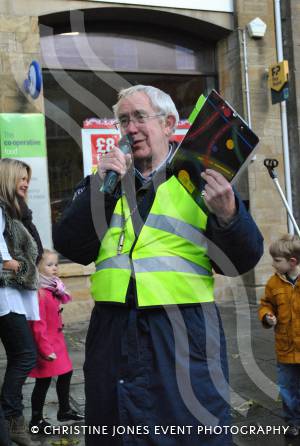 Getting runners under starter's orders at the Ilminster Lions 10k on November 4, 2012