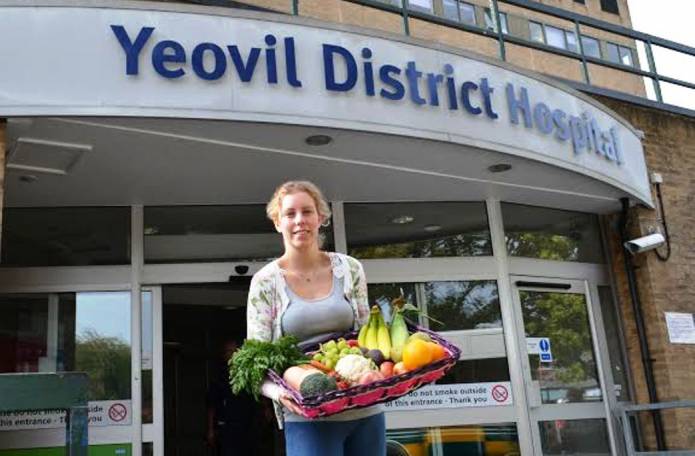 YEOVIL NEWS: Greengrocer sets up fruit and veg stall at hospital