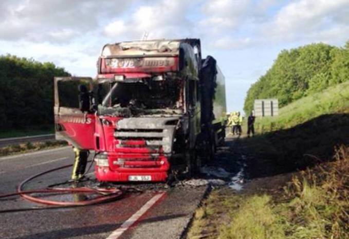 SOUTH SOMERSET NEWS: Lorry fire on the A303