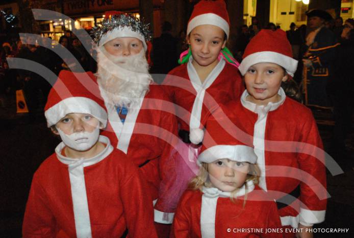 SOUTH SOMERSET NEWS: Santa Dash in Chard