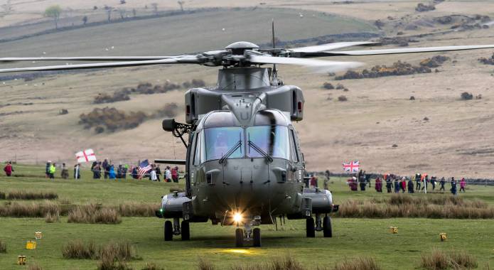 YEOVILTON LIFE: Merlin helicopter personnel support Ten Tors Challenge Photo 10